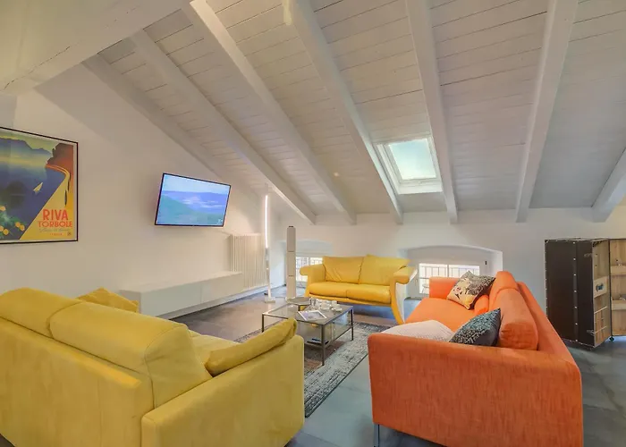 Loft & Jacuzzi - Happy Rentals