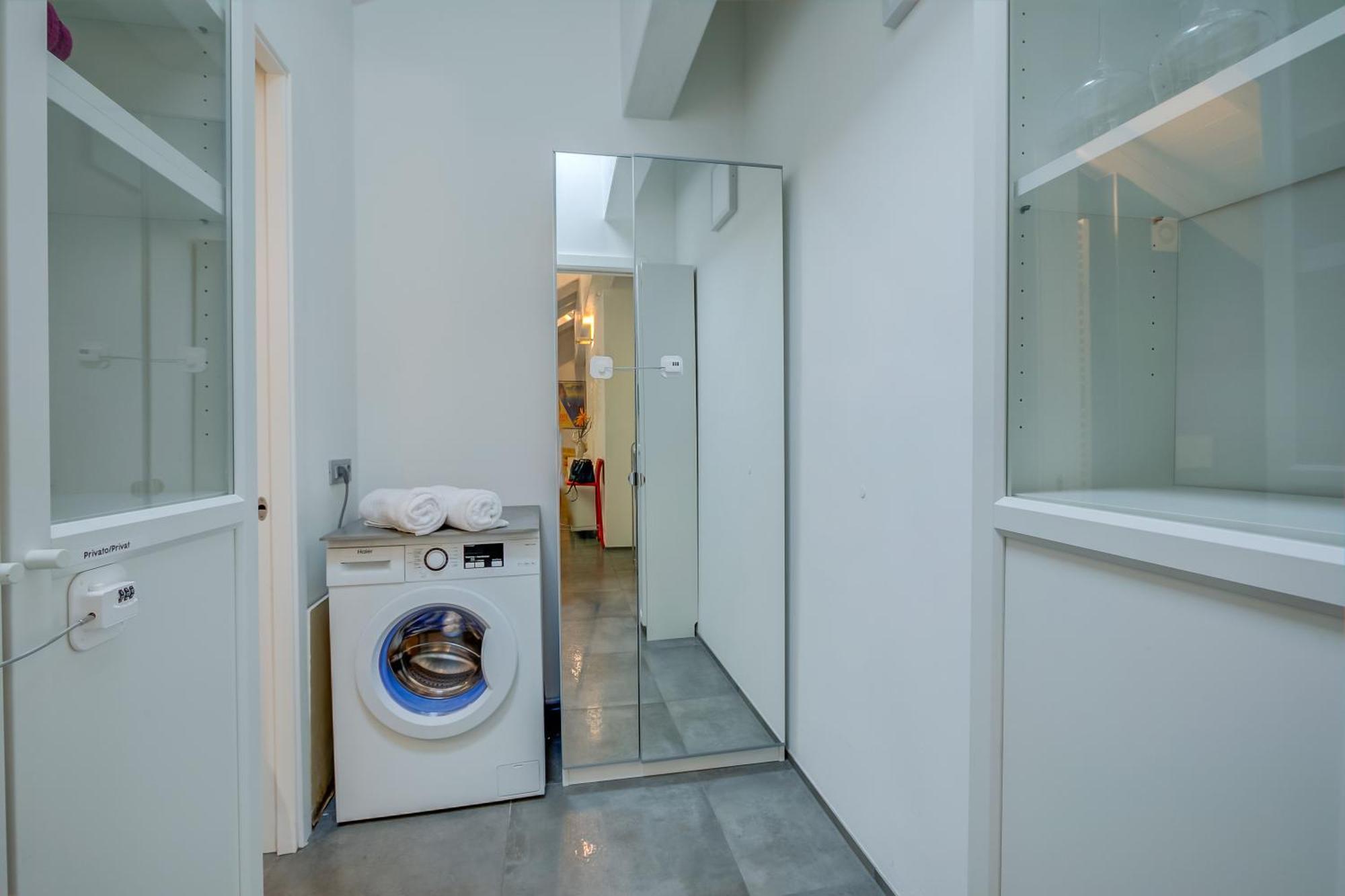 Loft & Jacuzzi - Happy Appartamento