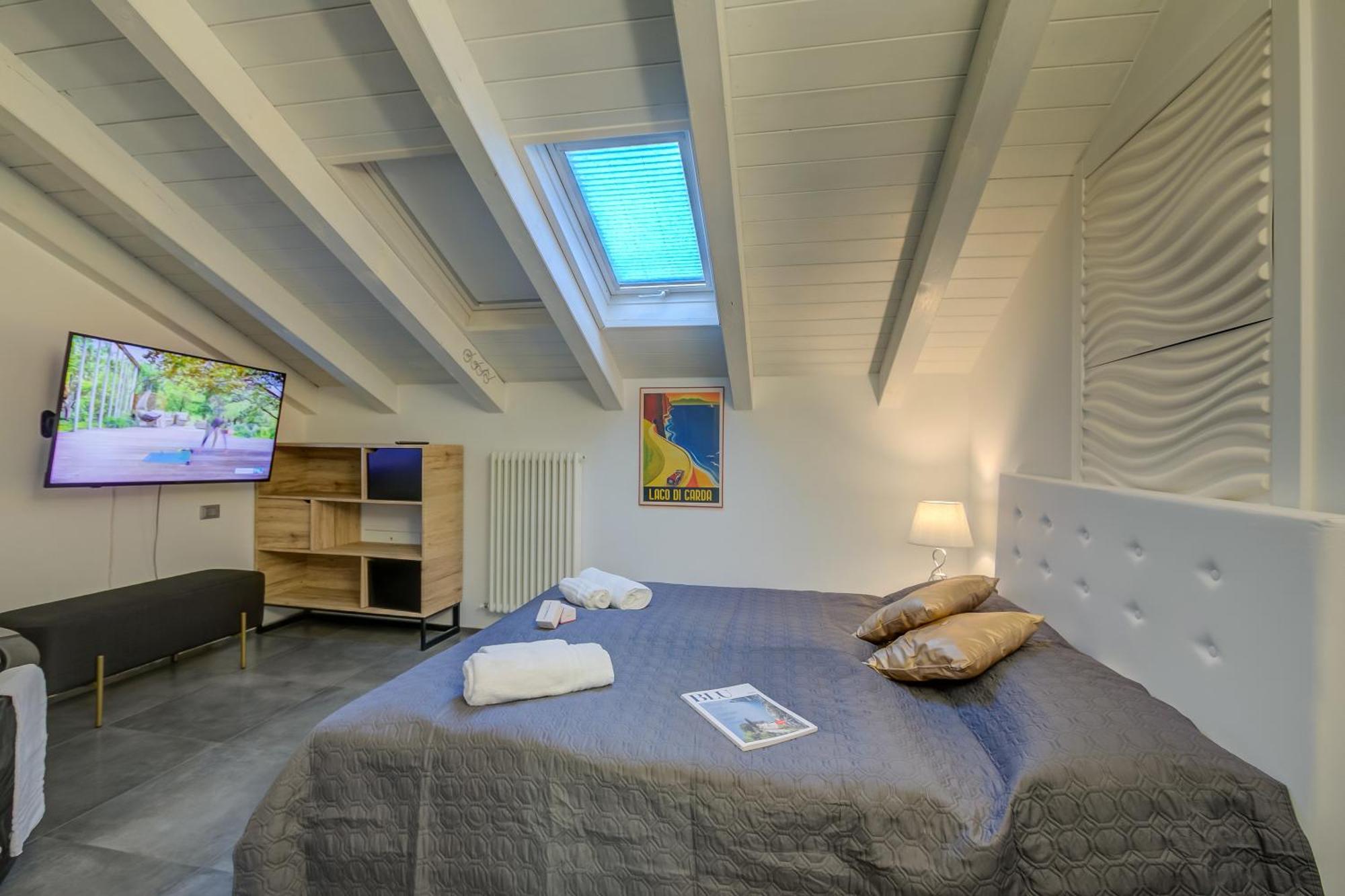 Loft & Jacuzzi - Happy Appartamento *