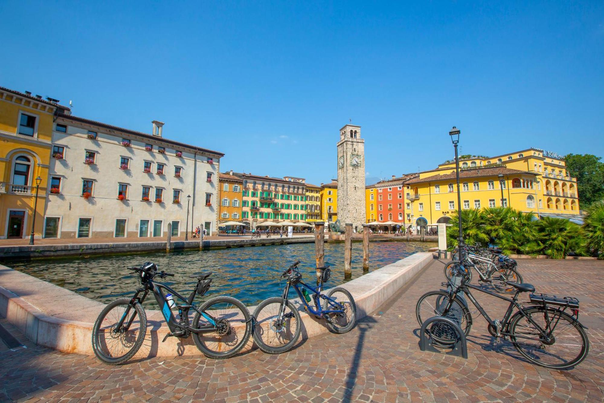 Loft & Jacuzzi - Happy Riva del Garda